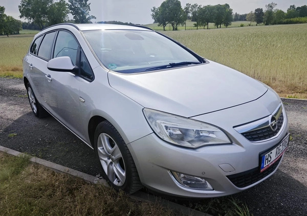 Opel Astra cena 16900 przebieg: 258000, rok produkcji 2011 z Sieradz małe 277